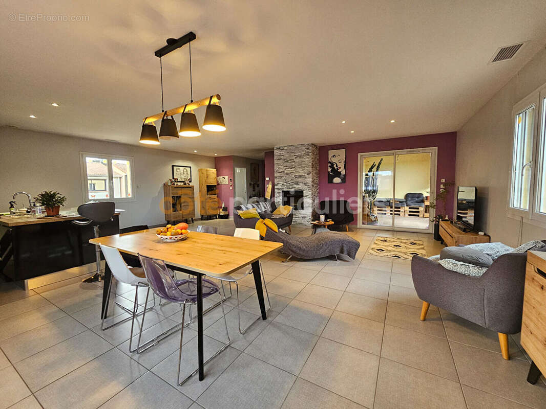 Maison à COLAYRAC-SAINT-CIRQ