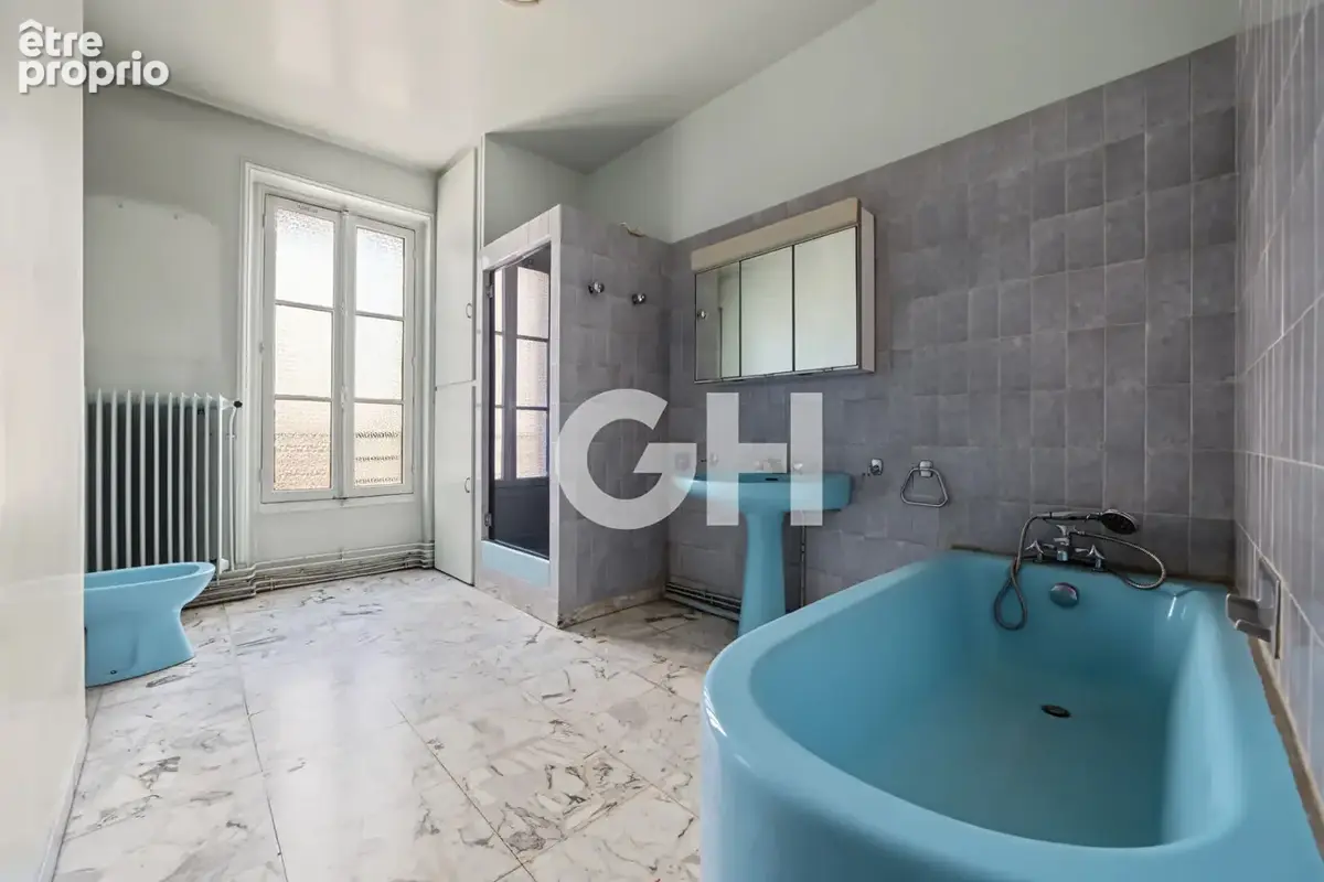Place de la Nation : appartement familial de 3 chambres avec balcon - photo 8