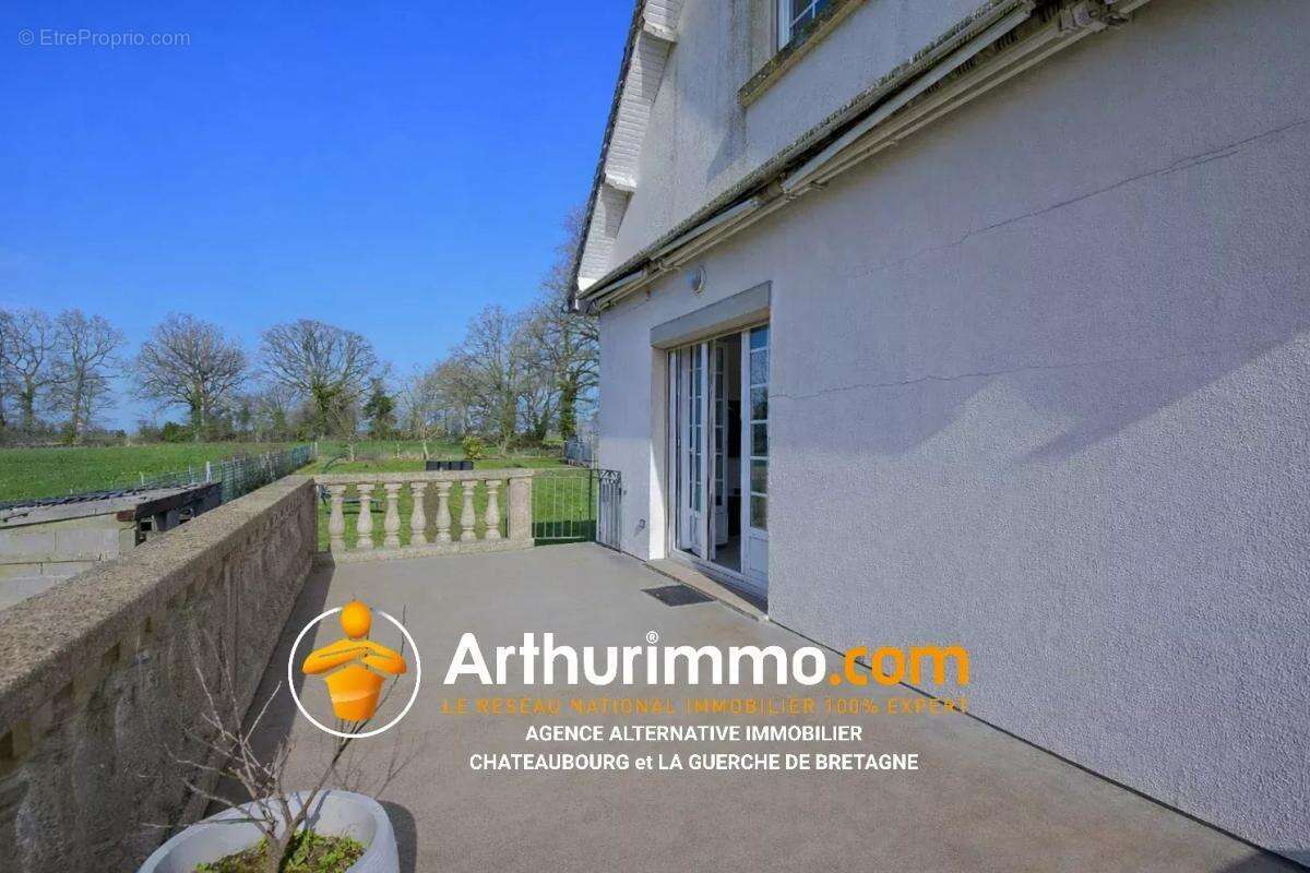 Maison à ARGENTRE-DU-PLESSIS