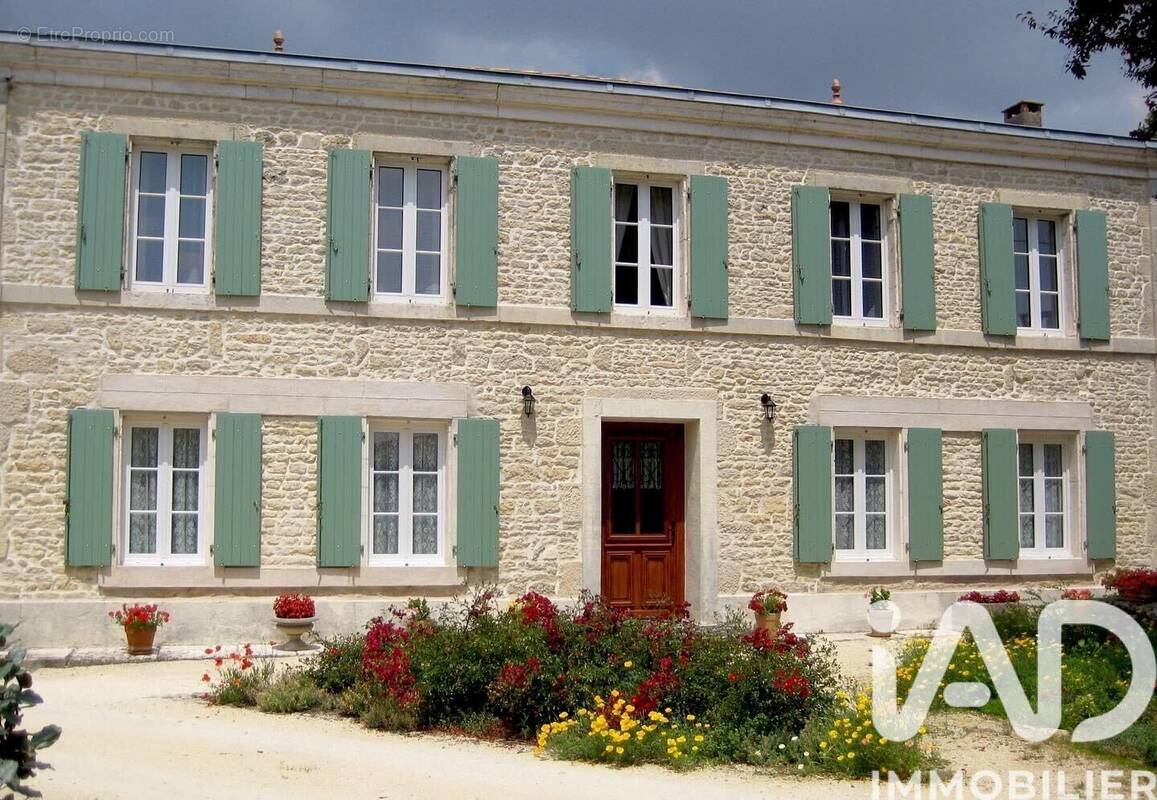 Photo 1 - Maison à LE THOU