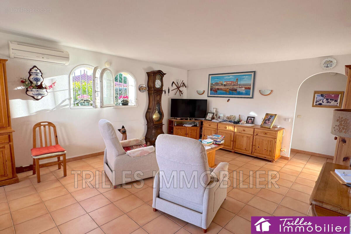 Maison à SAINT-LAURENT-DE-LA-SALANQUE