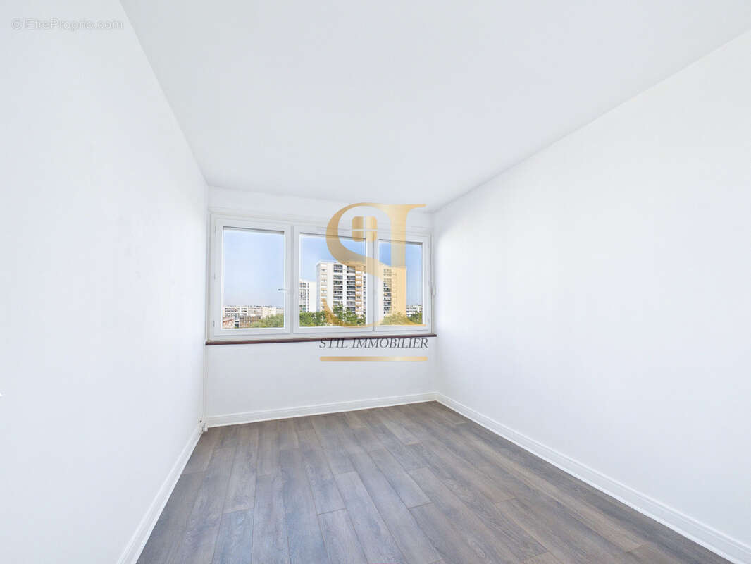 Appartement 2 pièces 45 m² à vendre à Ris-Orangis (91130) - photo 4