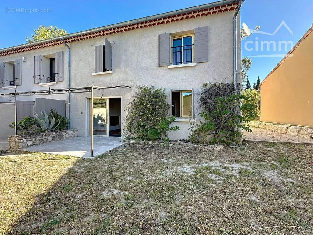 Maison à L&#039;ISLE-SUR-LA-SORGUE