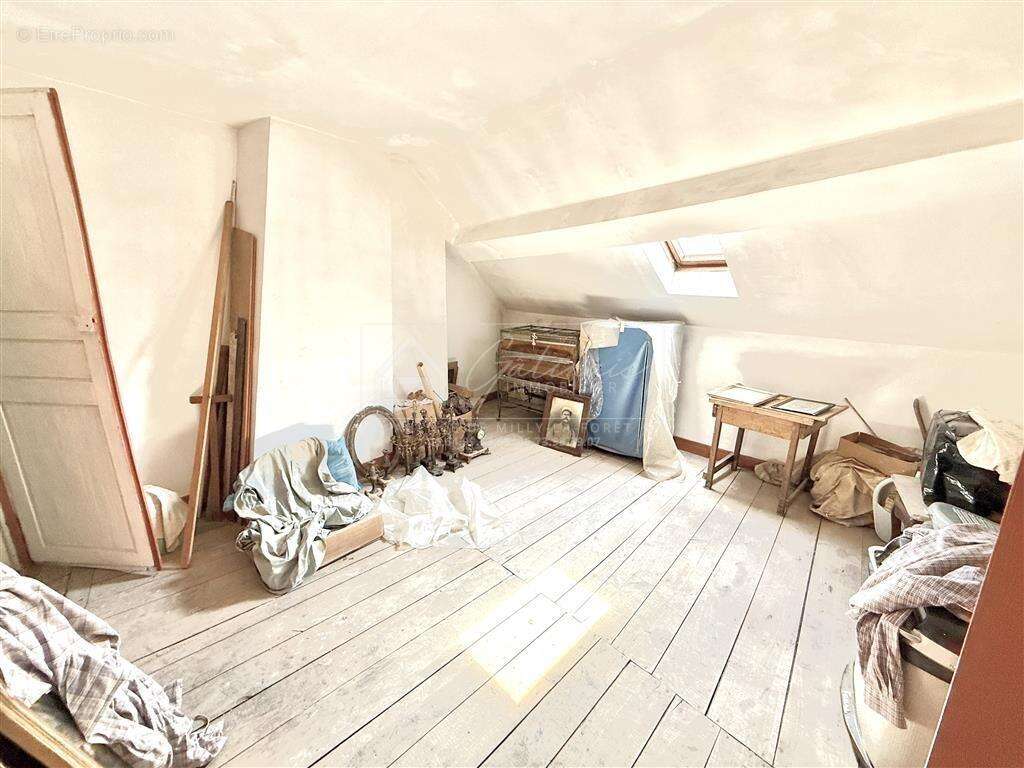 Maison à MILLY-LA-FORET
