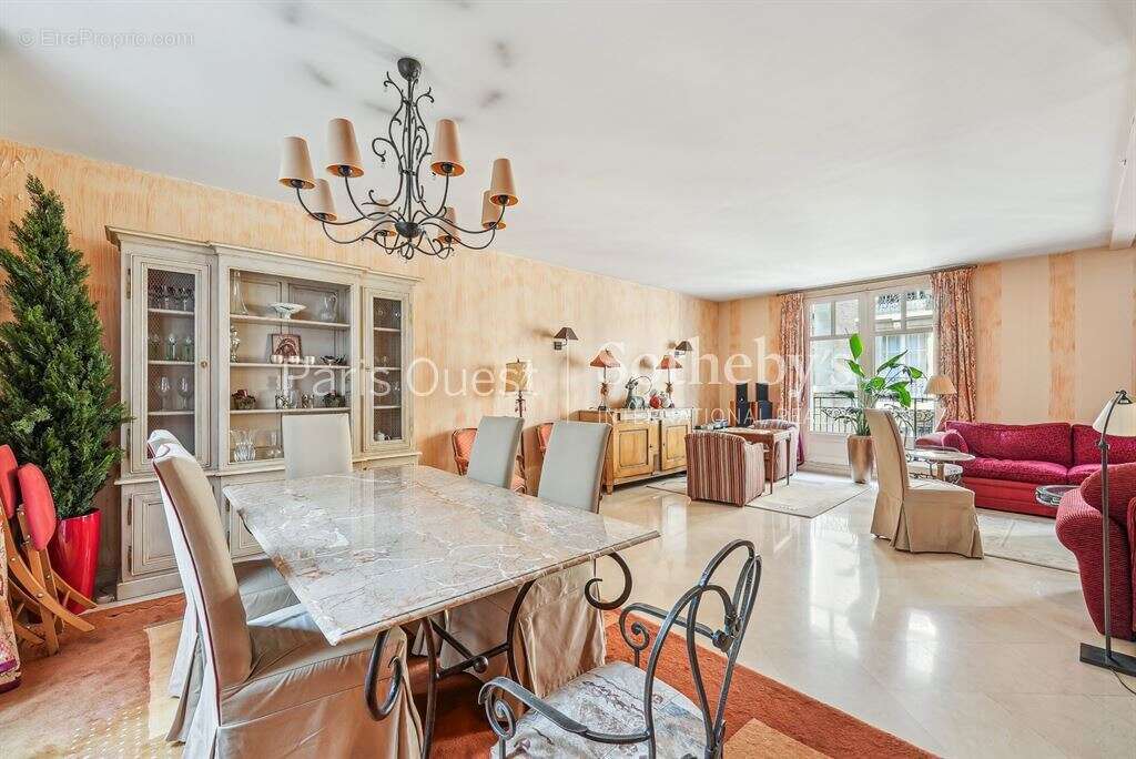 Maison à NEUILLY-SUR-SEINE