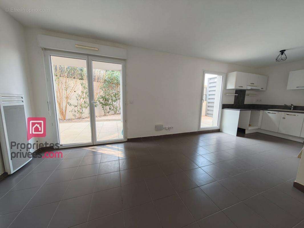 Appartement à ROQUEBRUNE-SUR-ARGENS