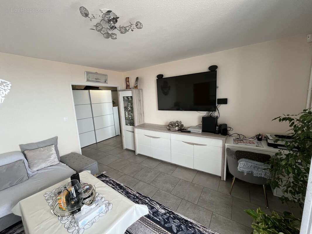 Appartement à PORT-DE-BOUC