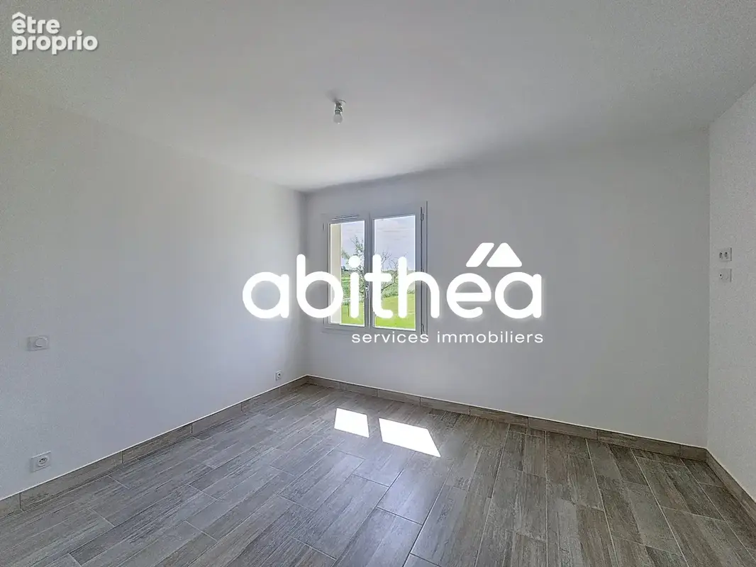 Maison contemporaine plain-pied  121 m2  4 chambres  992m2 terrain - photo 9