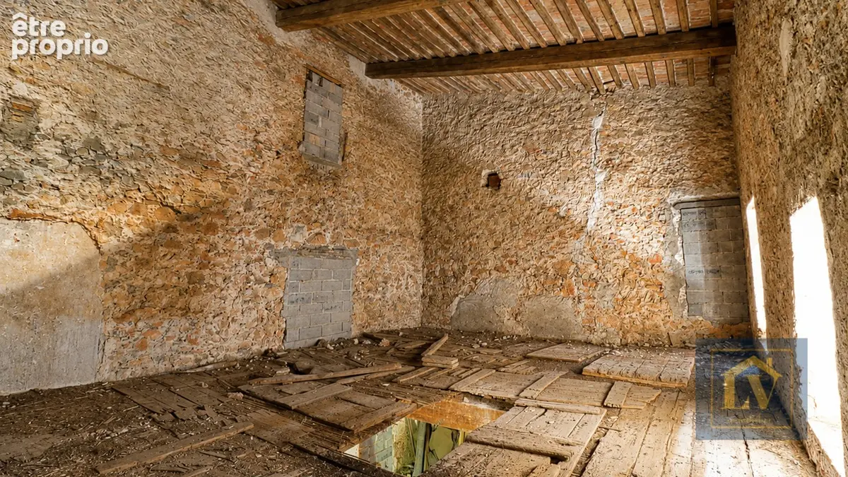 A vendre Grange avec jardin - photo 5