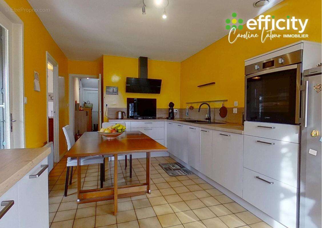 Maison 136 m² à Saint-Etienne-Le-Molard  - photo 10
