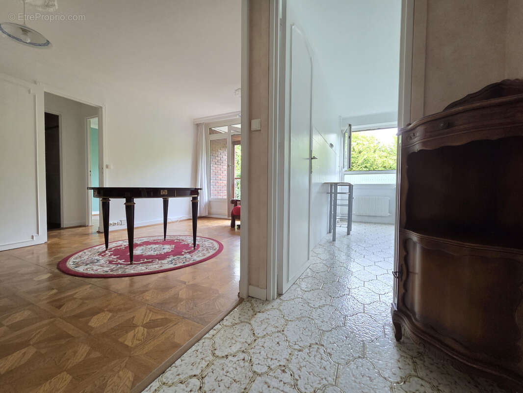 Appartement à SURVILLIERS