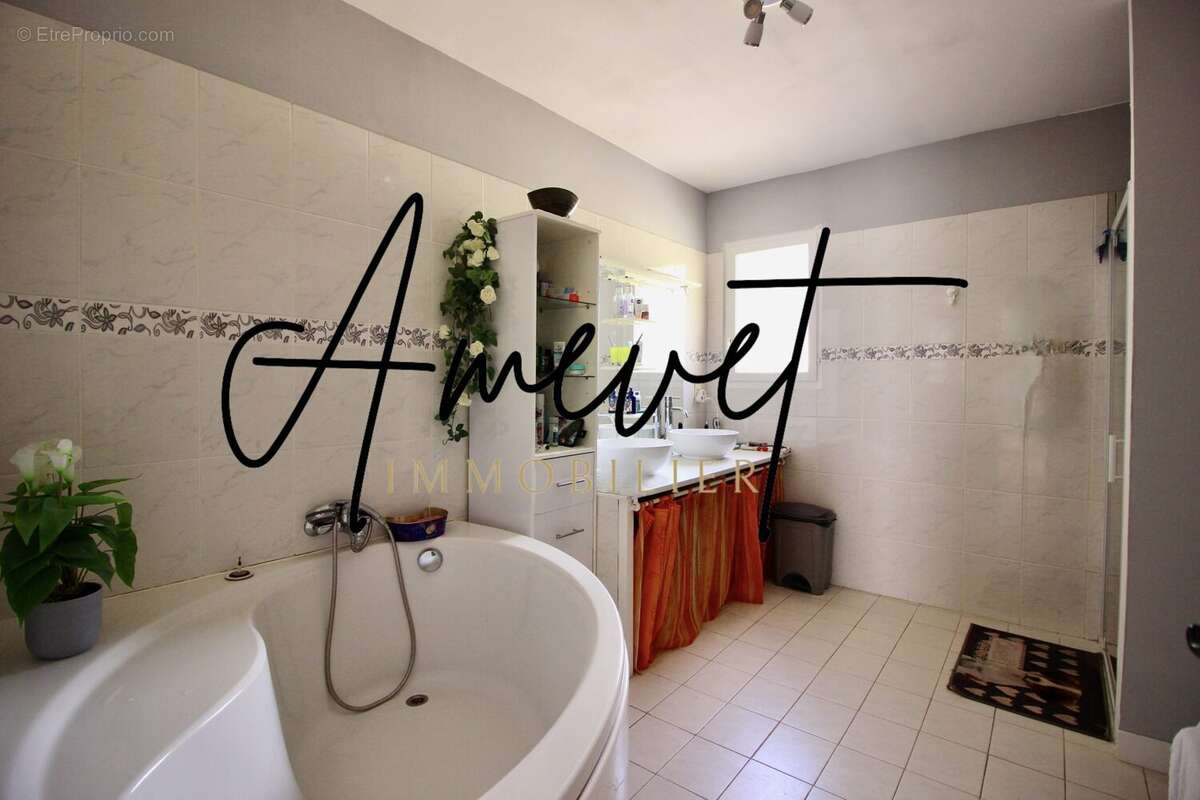 Maison 144 m² à Saint-Saturnin-Les-Avignon  - photo 6