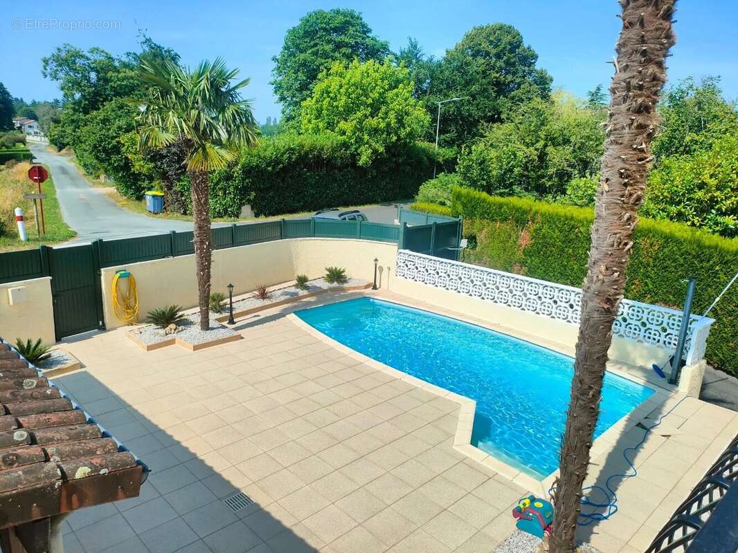 Maison à SAINT-ESTEPHE