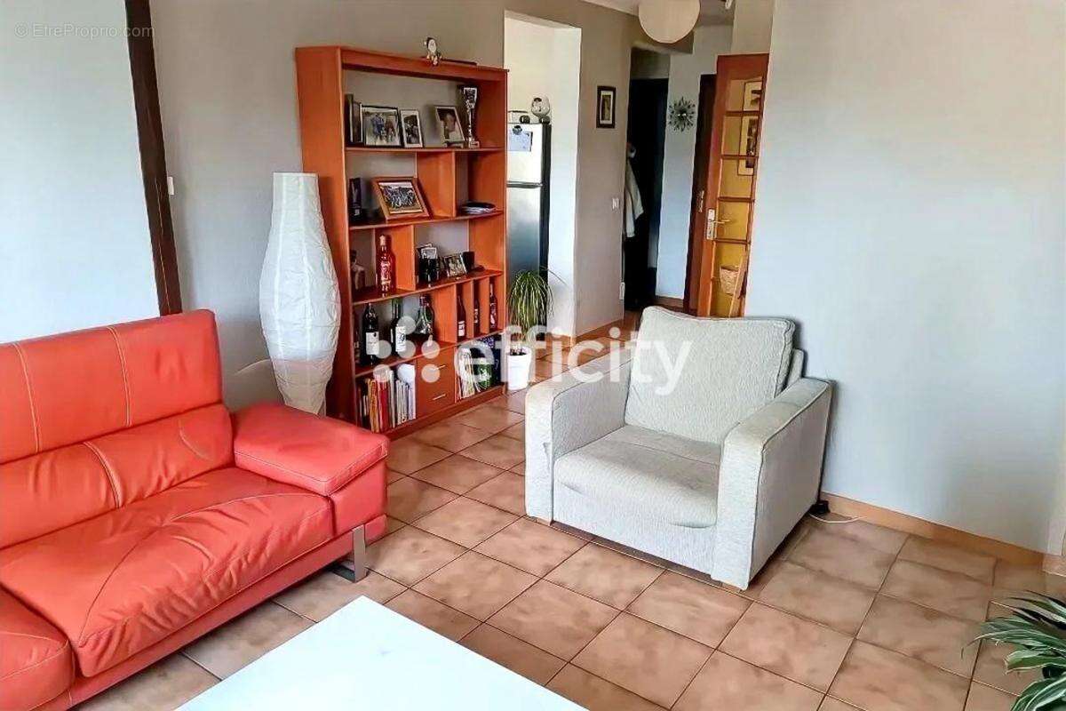 Appartement à LAMALOU-LES-BAINS