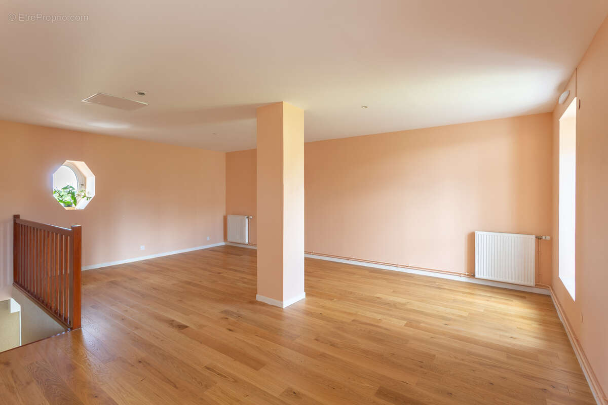 Maison à SARTROUVILLE