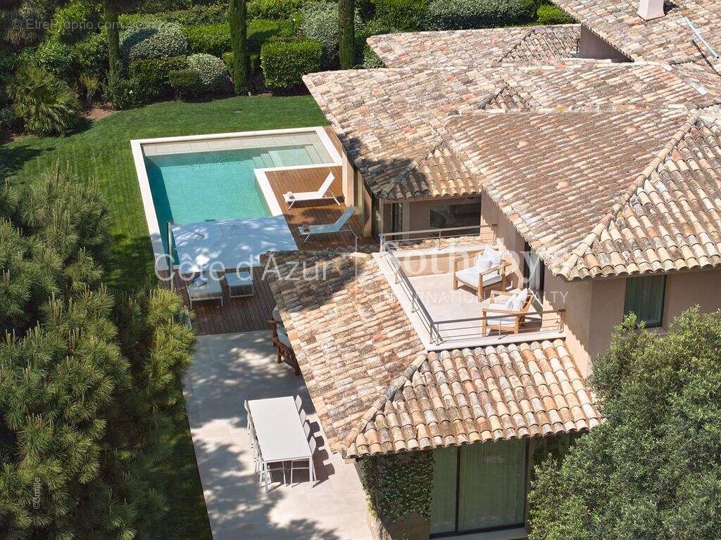 Luxueuse villa face à la mer - Les Parcs de Saint Tropez. - photo 20