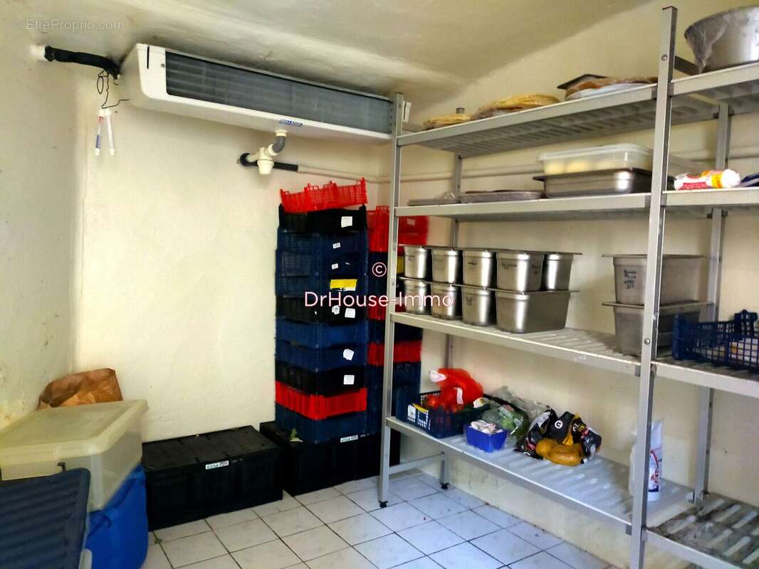 Commerce 215 m² à Vivonne  - photo 3
