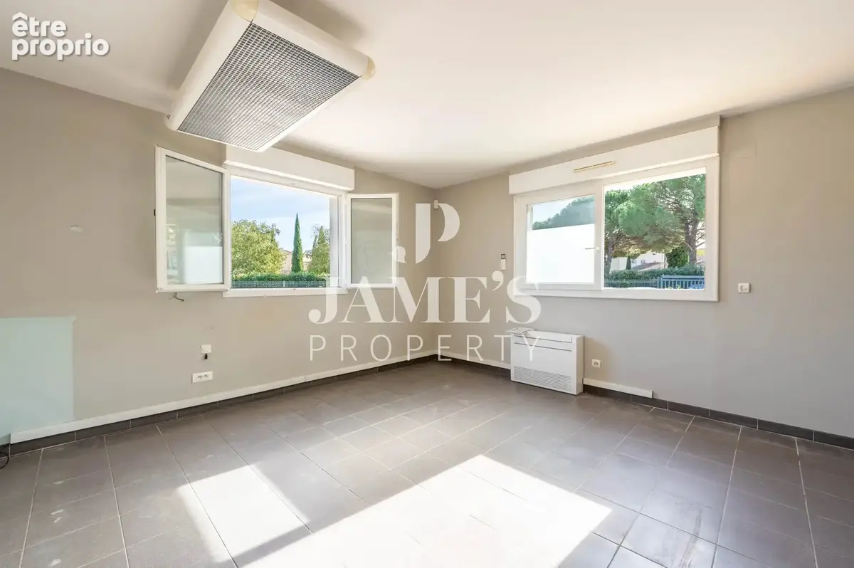 Commerce 192 m² à vendre à Eyragues (13630) - photo 8