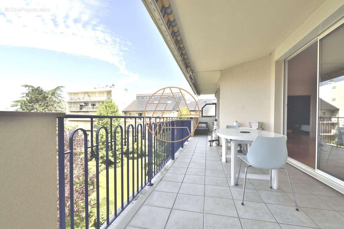 Appartement à SAINT-MAUR-DES-FOSSES