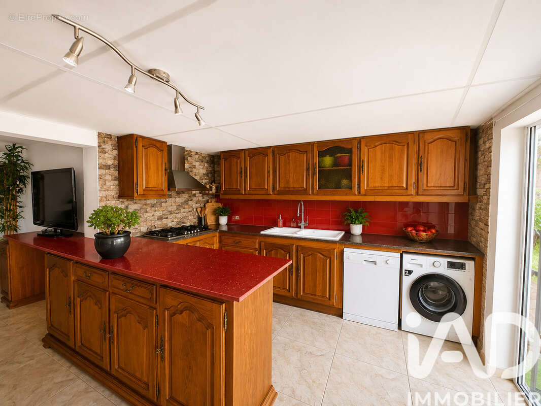Photo 4 - Maison à LES TROIS-BASSINS