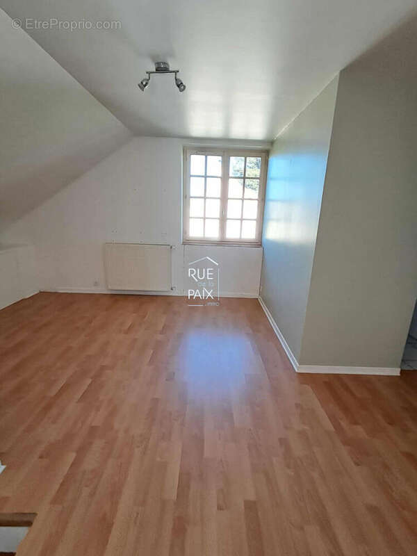 Maison sur sous sol , secteur prisé de Naintré 191.90 m2 - photo 9
