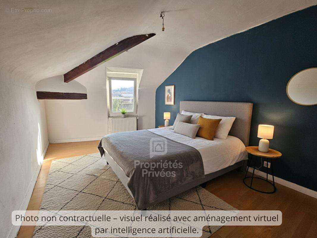 Maison à LA RIVIERE-SAINT-SAUVEUR