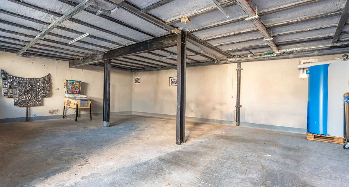 Autre à SAINT-MAUR-DES-FOSSES