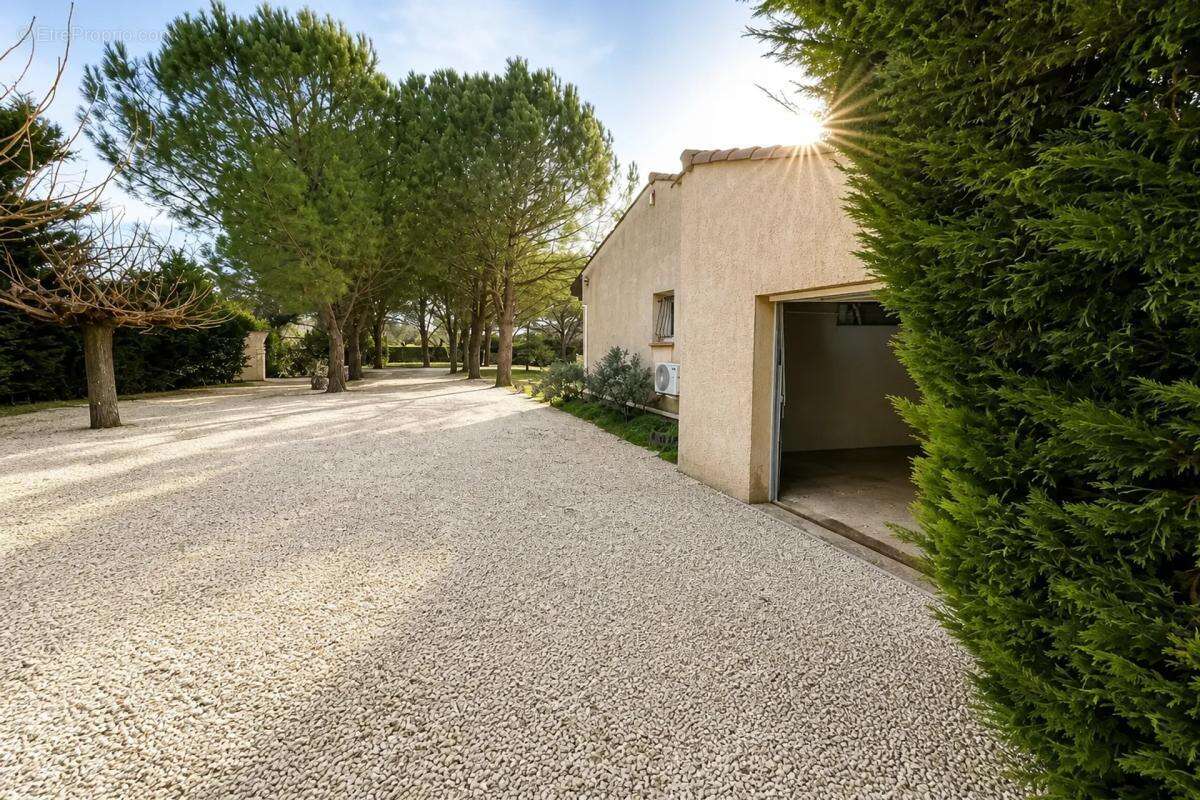 Maison avec piscine, 5 pièces, Saint-Hilaire-de-Brethmas - photo 17