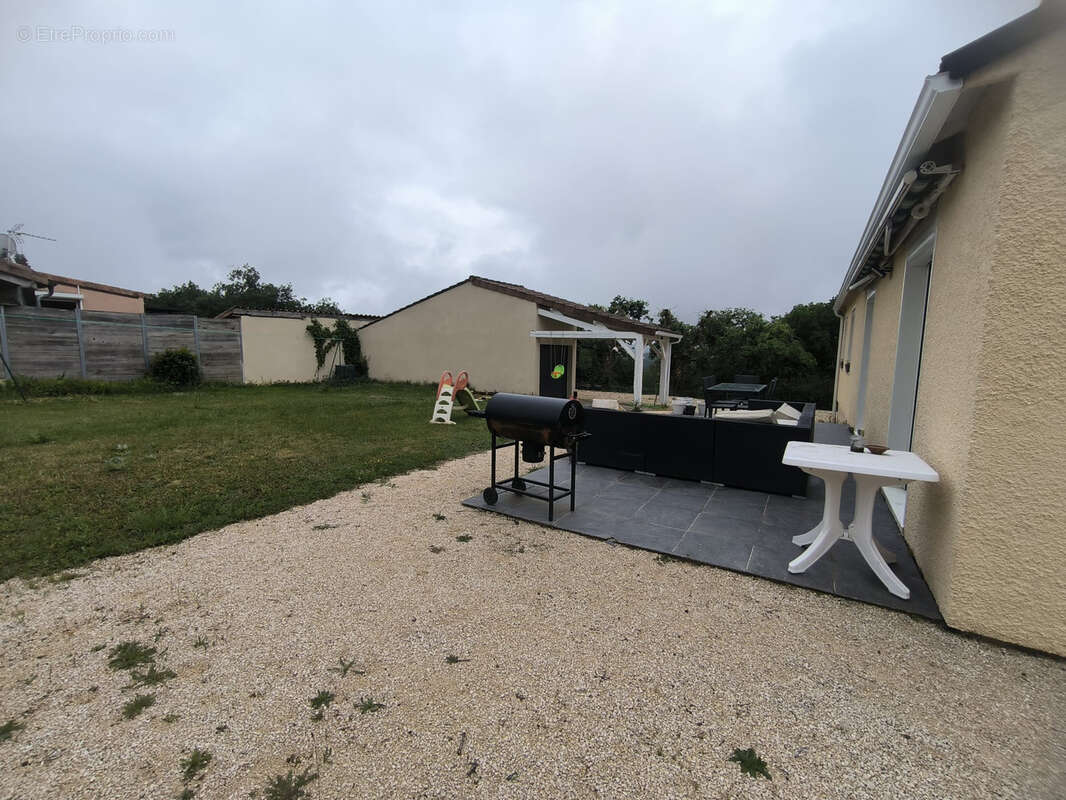 Maison à LACHAPELLE-AUZAC