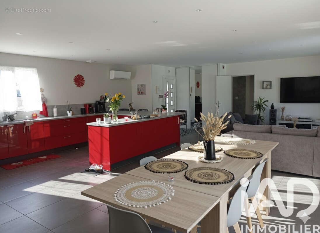 Photo 3 - Maison à ESTIVAREILLES