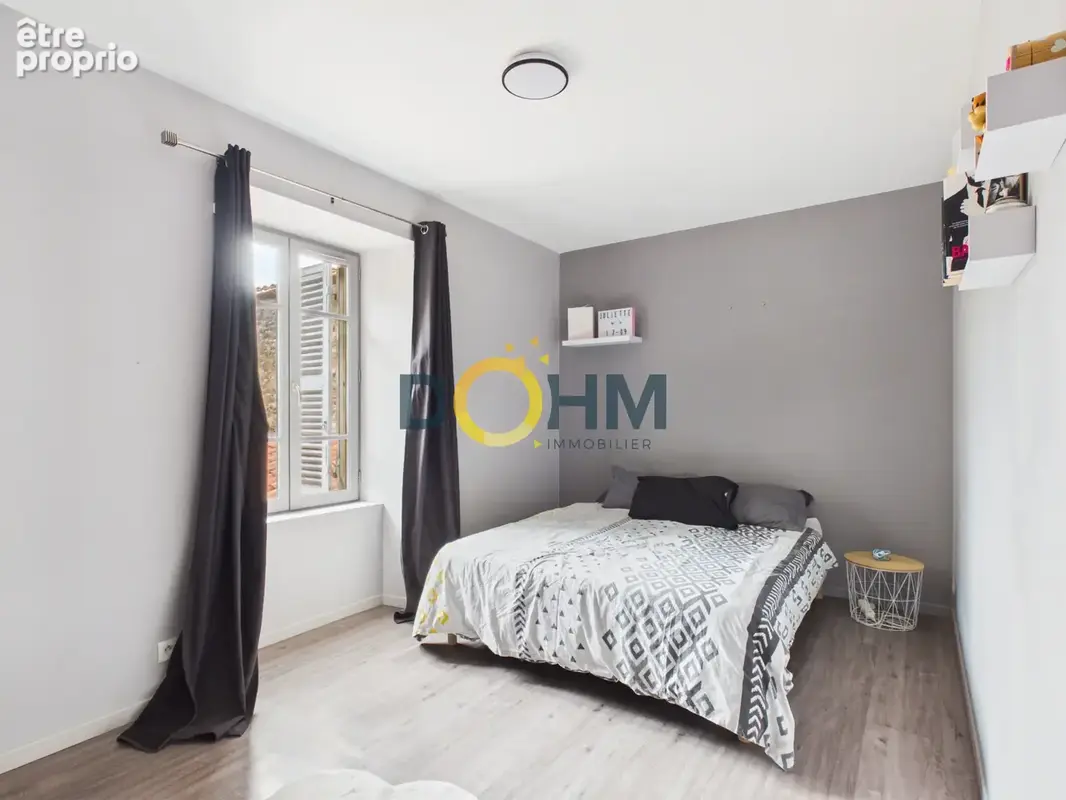 Maison familiale de caractère avec dépendance, jardin et beau potentiel d’aménagement - photo 12