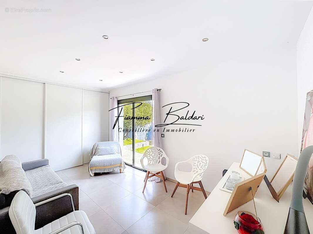 À Vendre Villa 212m², Terrain 1 500m², Castellare di Casinca, Haute-Corse (20) - photo 9