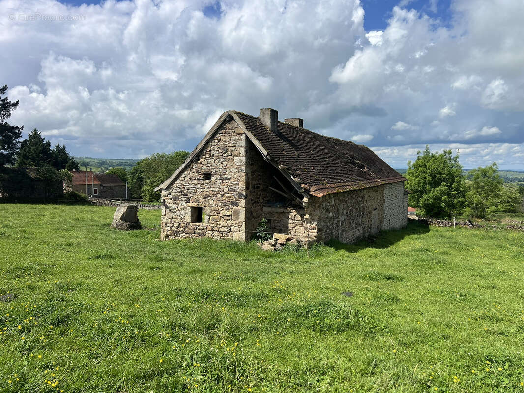 Maison à SAINT-GERMAIN-EN-BRIONNAIS