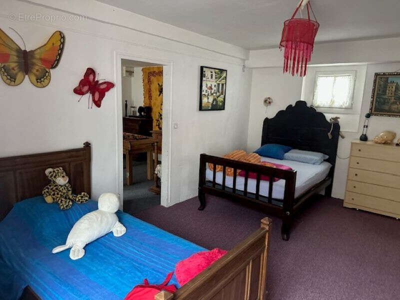 Maison à SAINT-SULPICE-DE-FAVIERES