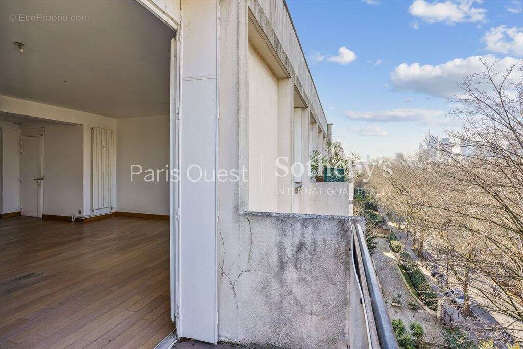 Appartement à NEUILLY-SUR-SEINE