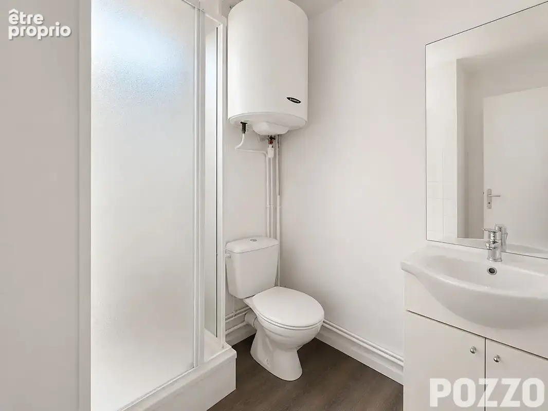 A VENDRE - Studio Vue mer à GRANVILLE (50400) - Idéal investissement locatif. - photo 4