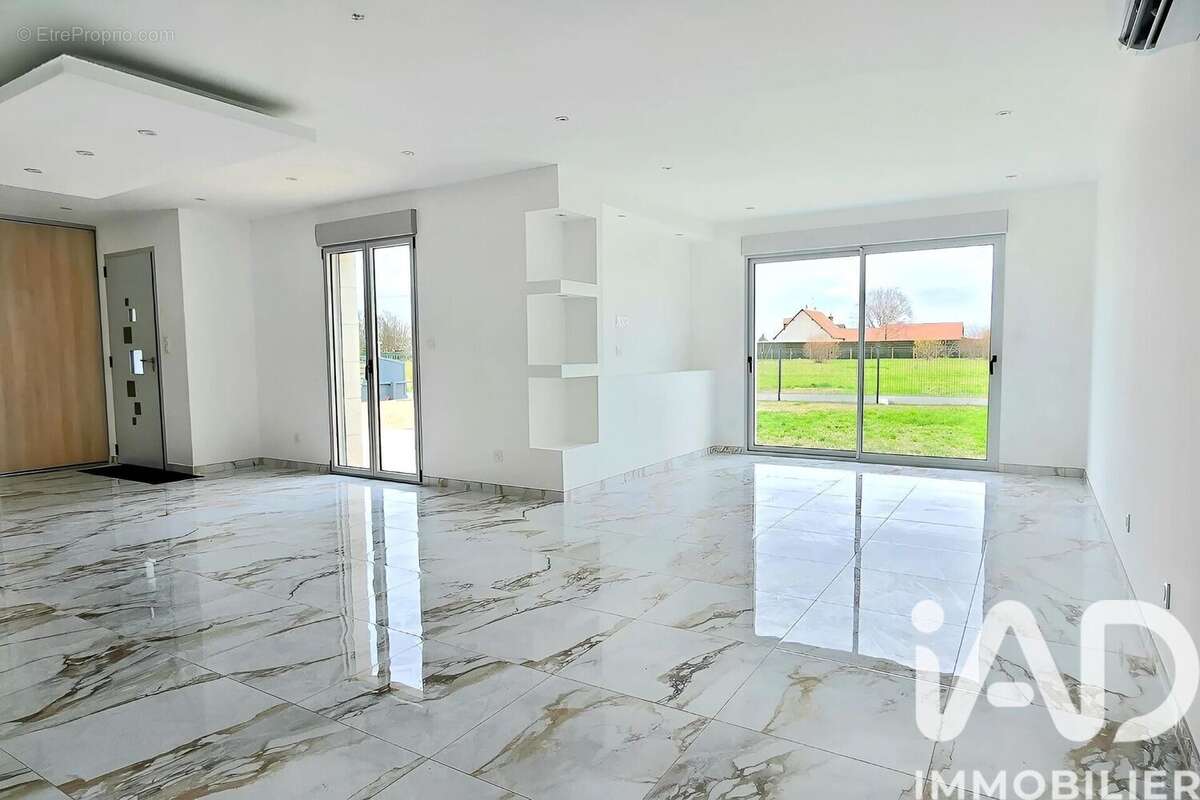 Photo 2 - Maison à MONTLIVAULT