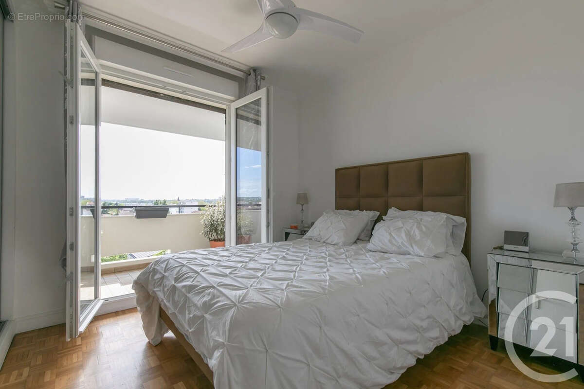 Appartement à SAINT-MAUR-DES-FOSSES