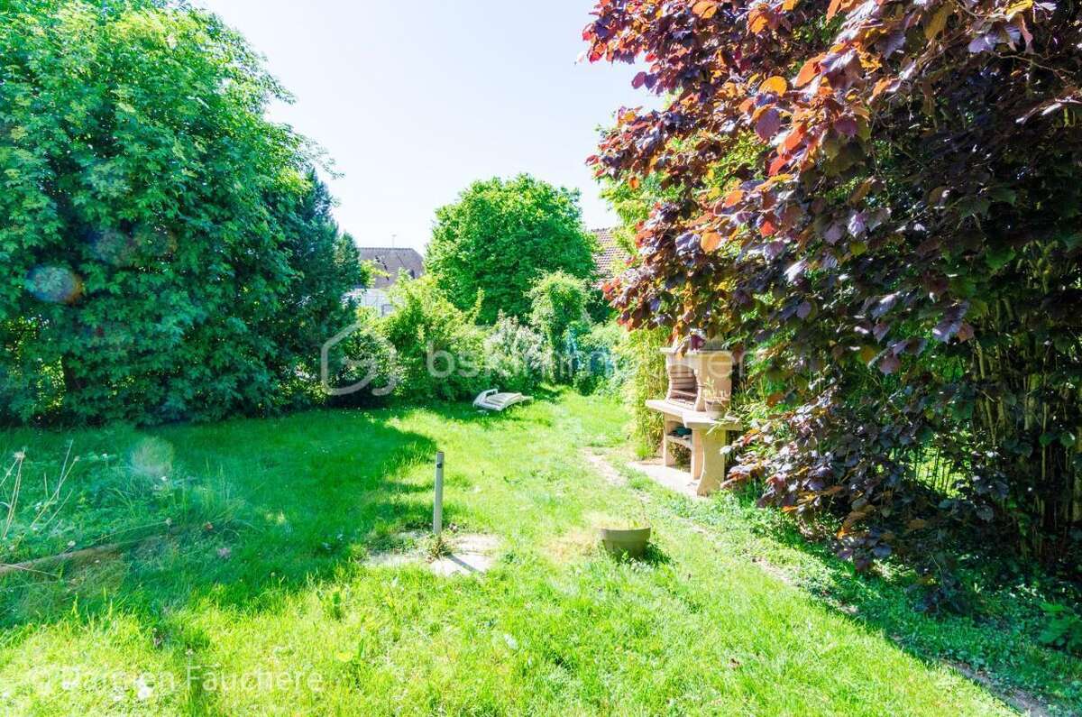 Maison à VAUX-LE-PENIL