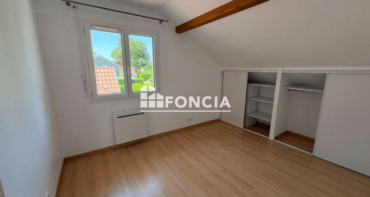 Étrembières – Villa mitoyenne 5 chambres avec jardin de 308 m², garage et abri voiture, à proximité de la douane de Veyrier - photo 10