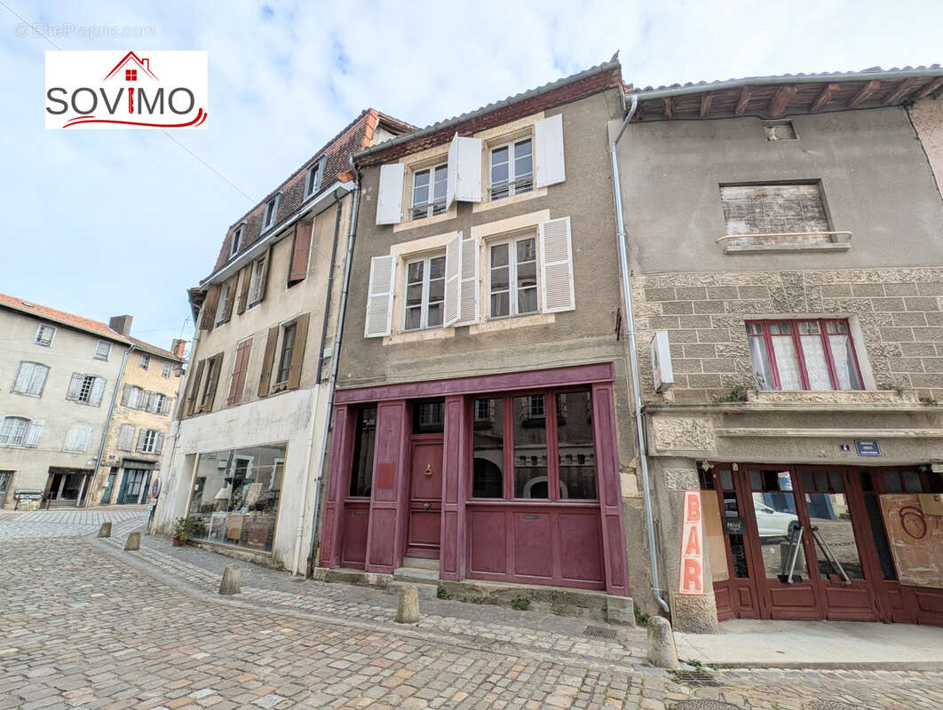 Maison à CONFOLENS
