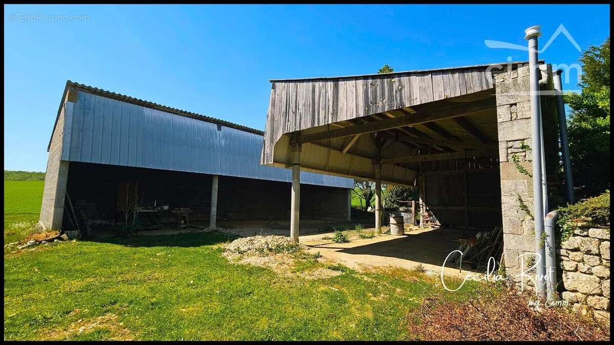 Maison à SAINT-MARTIAL-DE-MIRAMBEAU