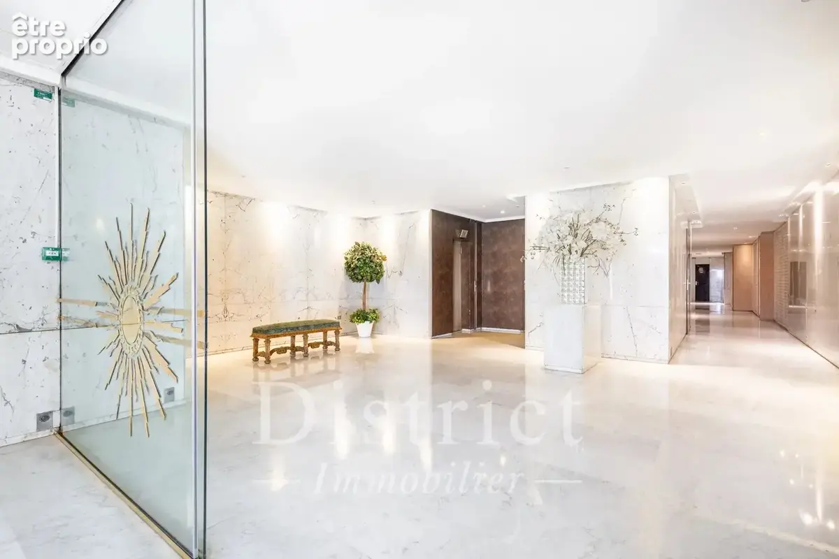 Triangle d'Or / Av Montaigne. Appartement de 28m² plein sud! - photo 8