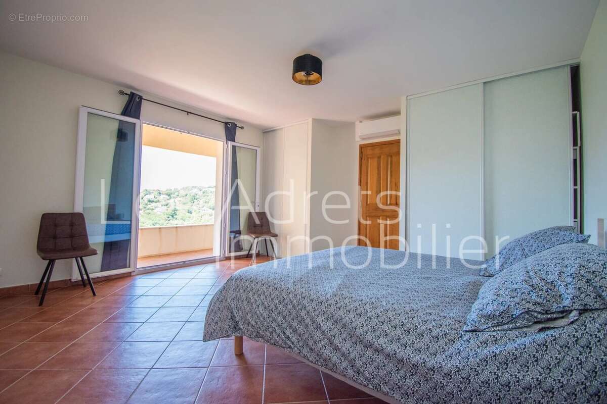 Maison à LES ADRETS-DE-L'ESTEREL