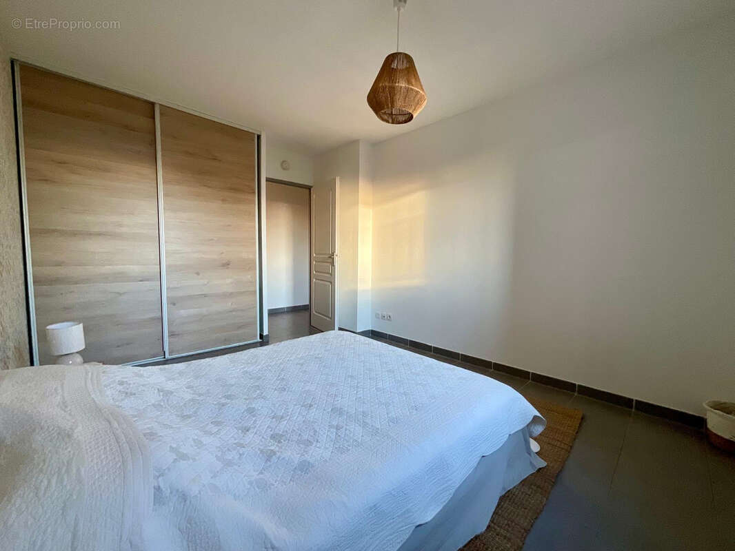 Appartement à MARSEILLE-3E