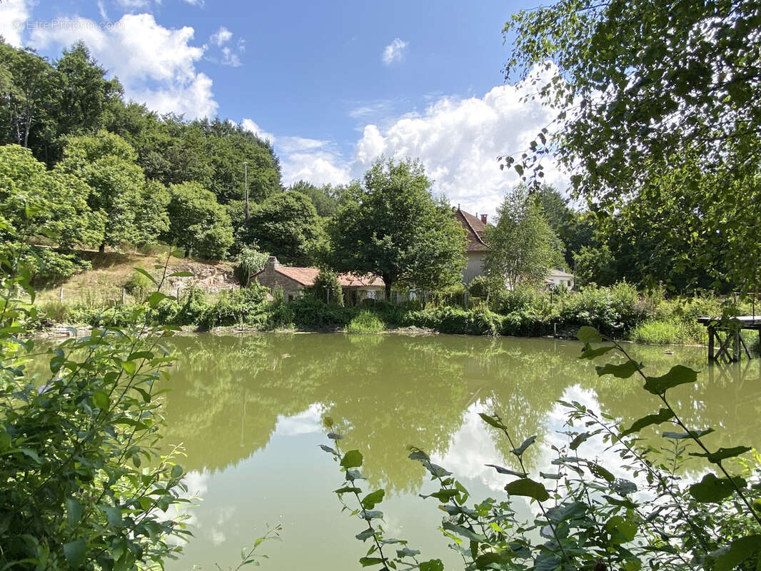 Maison à LATRONQUIERE