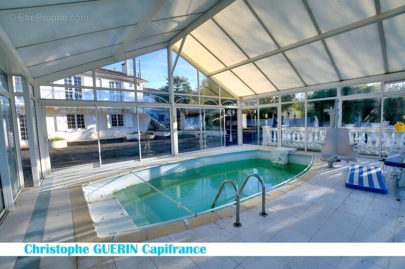 Maison à MONTIGNAC-CHARENTE