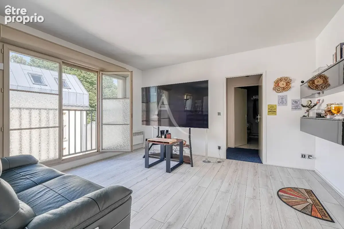 Appartement à BRIE-COMTE-ROBERT