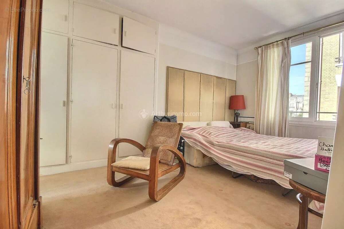 Appartement à NEUILLY-SUR-SEINE