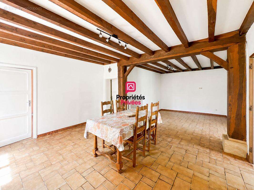 Maison en pierre 118 m² sur plus d'un hectare avec dépendances - photo 5